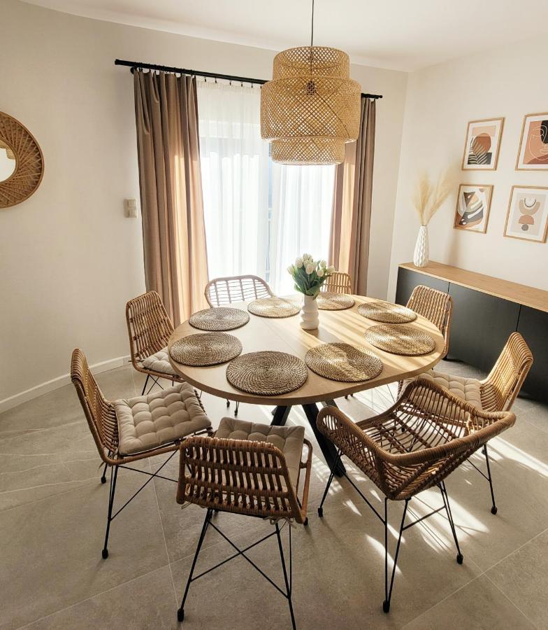 פוביירובו Pine Point Apartament With Terrace, Shared Pool, Tennis Court מראה חיצוני תמונה