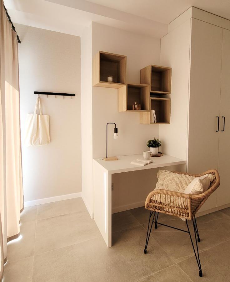 פוביירובו Pine Point Apartament With Terrace, Shared Pool, Tennis Court מראה חיצוני תמונה